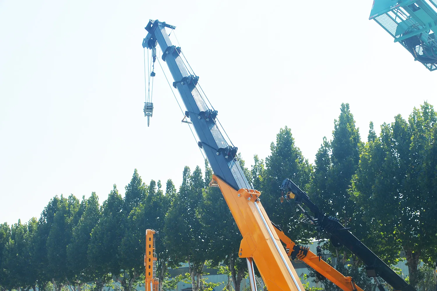 Spider Crane Functions: Boom, Outriggers, Remote & Safety Features(Image2)
